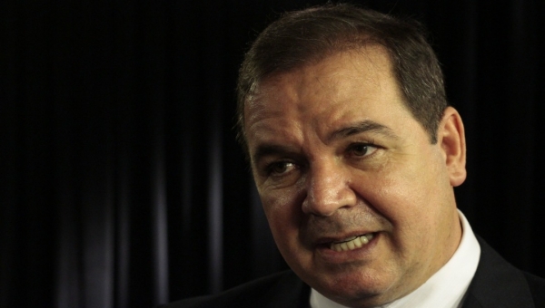 Tião Viana vê com preocupação epidemia de dengue em meio à pandemia de covid-19 no Acre